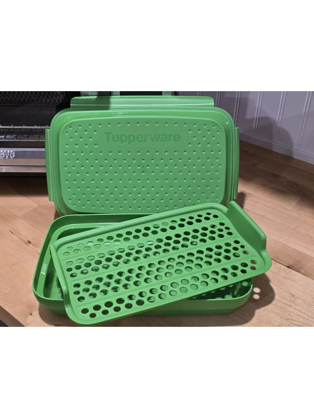 Tupperware Rectangle Smart Prep Marinate / Flip & Shake Breader #7042A-1  Green